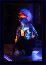 Bodypainting show s UV barvami